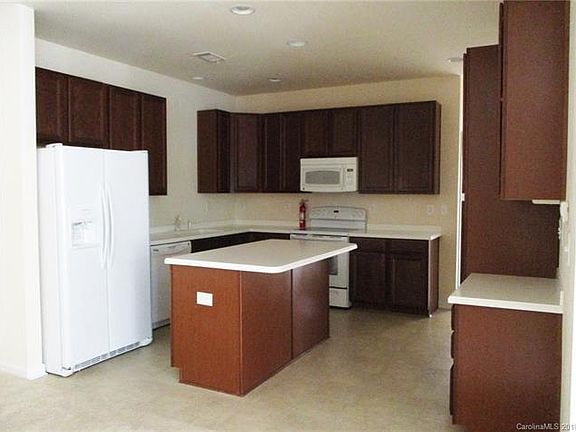4th image of 6805 Cinnamon Cres