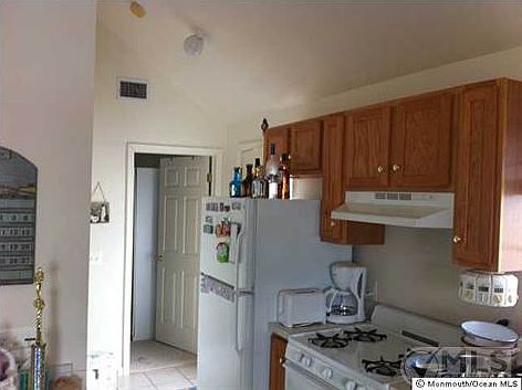 4th image of 207 North St