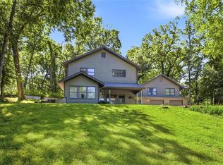 11948 Wooded Way Ln, Oskaloosa, KS 66066