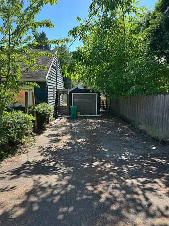 5820 NE 60th Ave — Photo 4