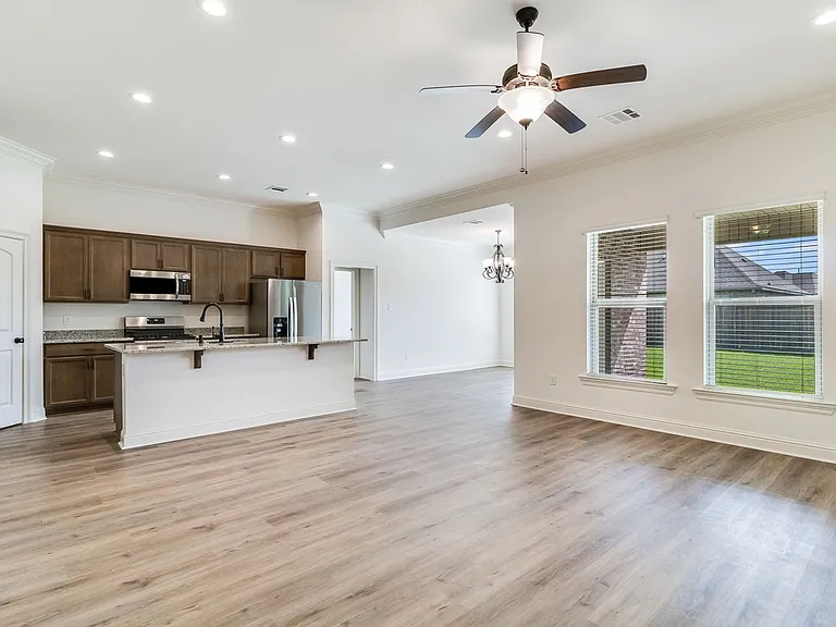 209 Mintmere Ln — Photo 6