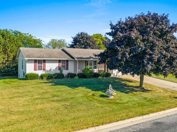 1714 Charles Dr, Luxemburg, WI 54217