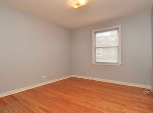 9048 Lamon Ave APT 2A, Skokie, IL 60077