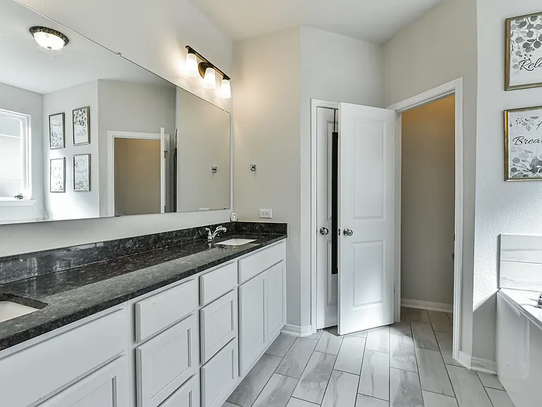 R6306 Golden Gate Dr — Photo 7
