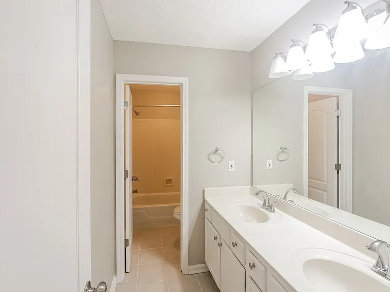5606 Southbend Ln — Photo 16