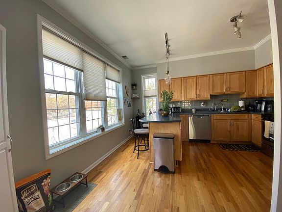 3rd image of 1640 W Diversey Pkwy APT 2
