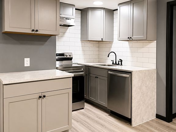 2nd image of 3954 Albany St Floor 2