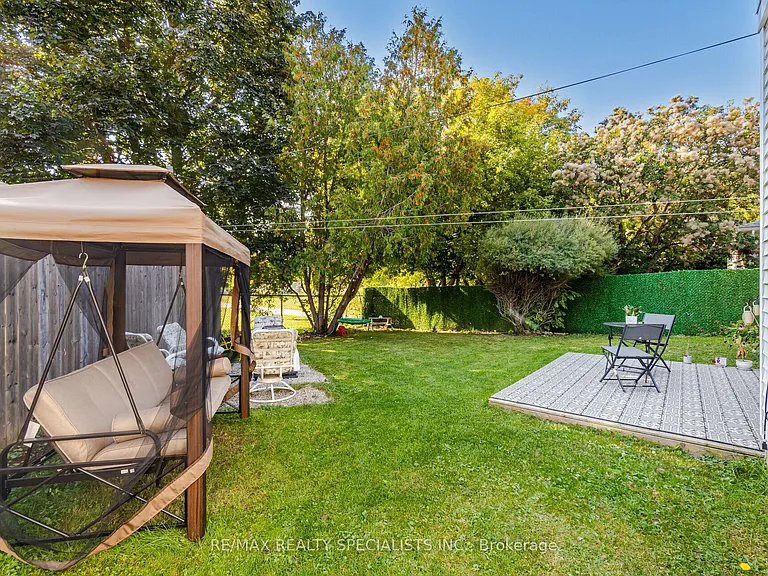 22 Balmoral Dr — Photo 38