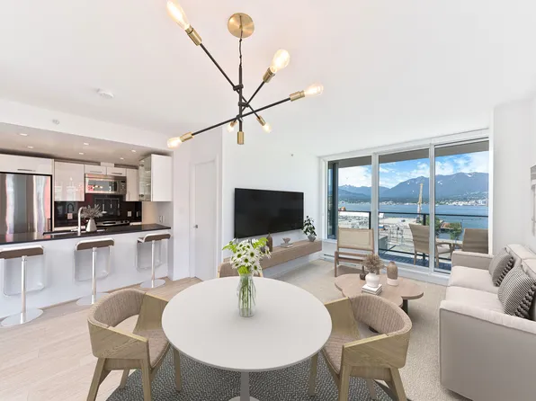 933 Hastings St E #1004, Vancouver, BC V6A 0G6