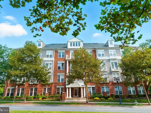 1625 Piccard Dr APT 205, Rockville, MD 20850