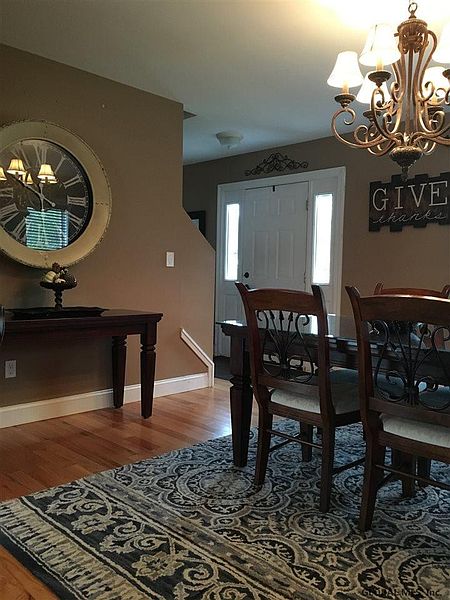 2nd image of 8 KAYDEROSS Avenue