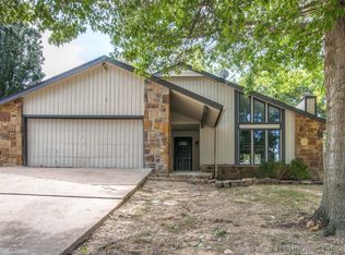 3042 W 69th St, Tulsa, OK 74132