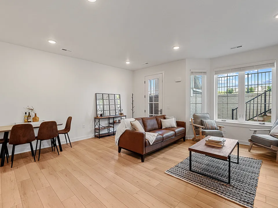1206 SW Franklin Ct