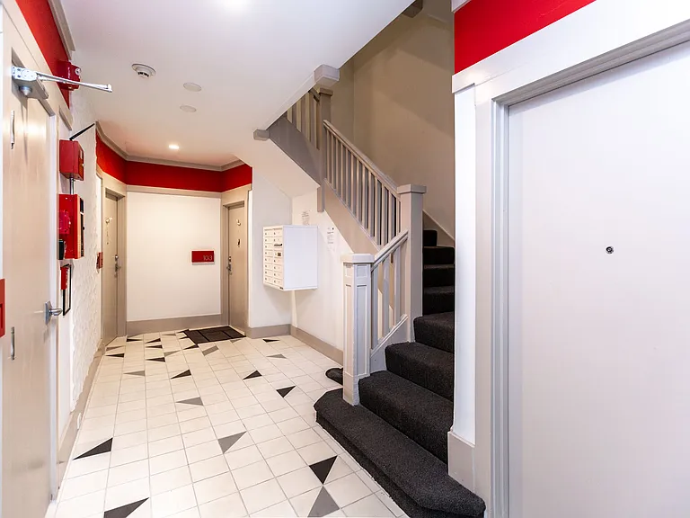 1075 Ofarrell St #10 — Photo 21