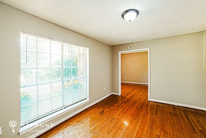 3 bed, 2.0 bath, 1830 sqft, $1,845 — Photo 4