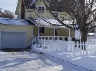 423 W 3rd St, Larimore, ND 58251