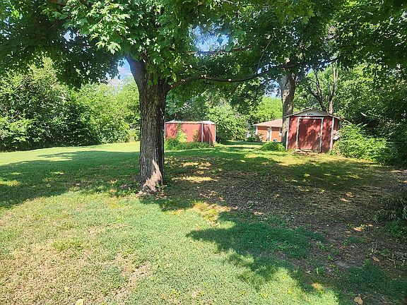 5th image of 1508 Donahoe Dr