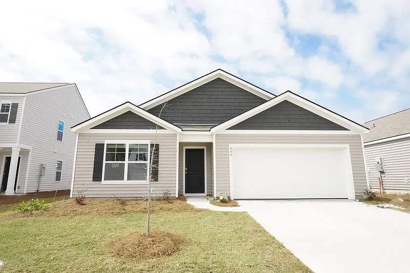 4 bed, 2.0 bath, 1774 sqft, $2,300 — Photo 2