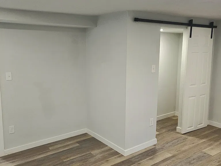 403 Locust St #A — Photo 23