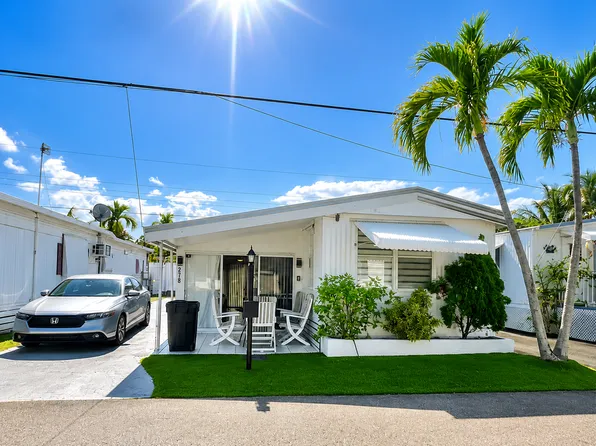 219 W Lake Dr, Hallandale, FL 33009