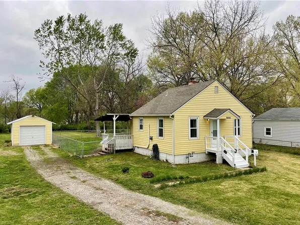 13318 Parker Ave, Grandview, MO 64030