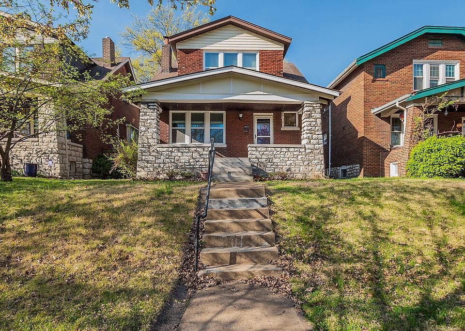 1st image of 3638 Bellerive Blvd
