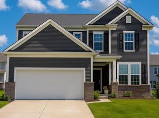 832 Kuss Dr, Saline, MI 48176