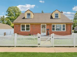 2877 Calvin Rd, Oceanside, NY 11572