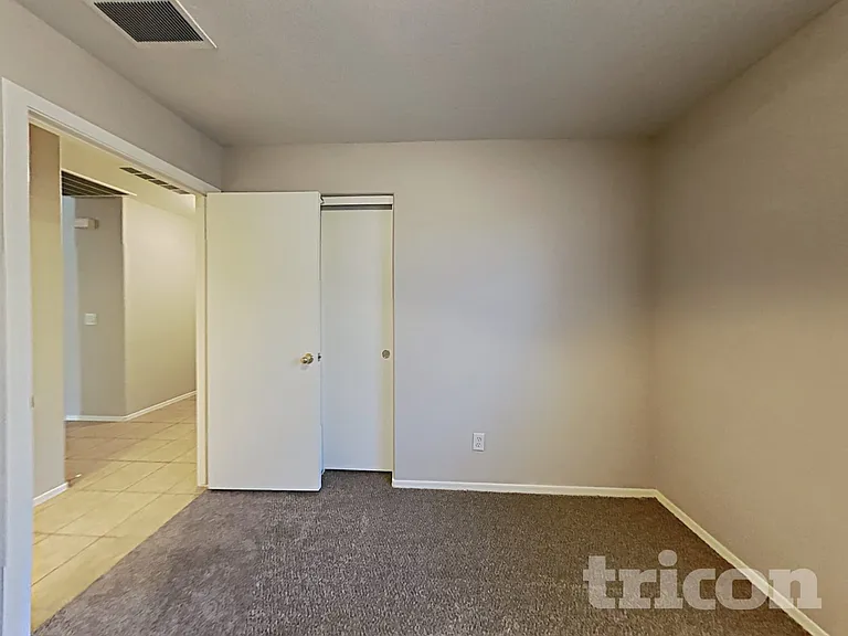 25683 W Saint Kateri Dr — Photo 13