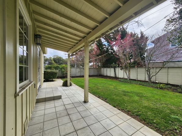 30 Borel Ave