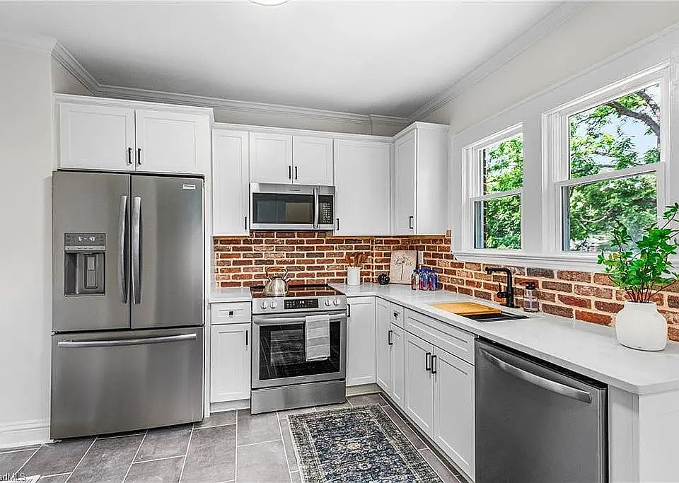 Ample kitchen space.