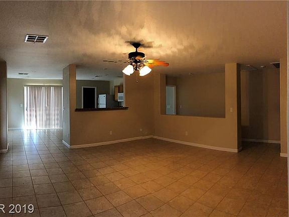3rd image of 572 Siciliano St