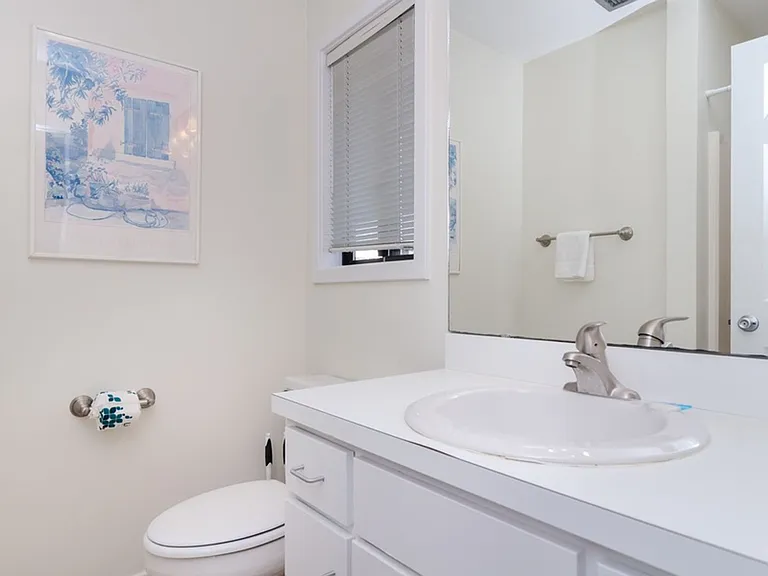 4 E Greensboro St #A — Photo 22