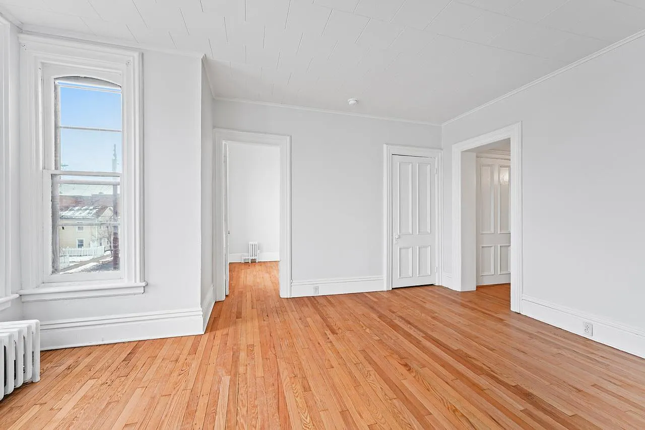 4 bed, 1426 sqft, $1,945 — Photo 4
