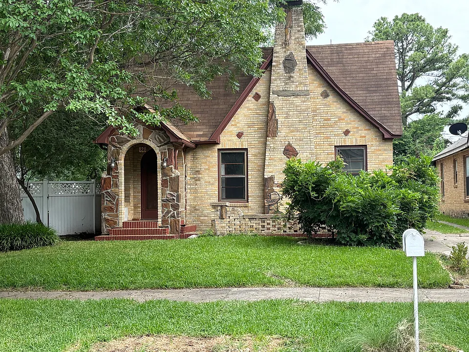 828 W Gandy St