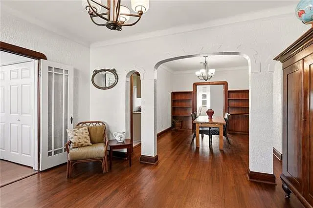 3 bed, 2.0 bath, 1620 sqft, $2,200 — Photo 3