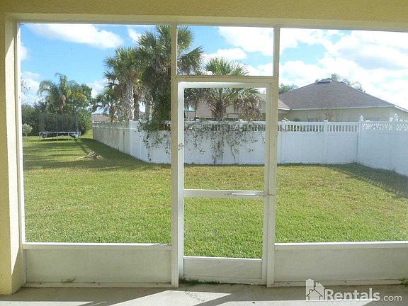 3rd image of 305 Casa Marina Pl