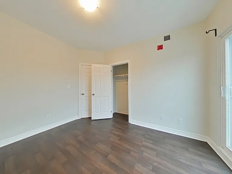 940 Bloor St W #202 — Photo 3