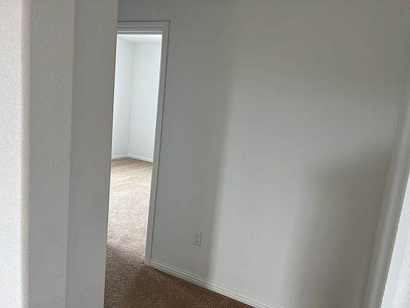 2nd image of 2936 Macabee Dr #I