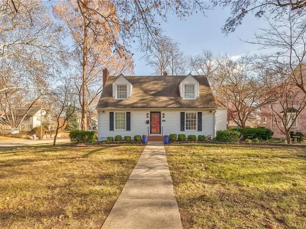 6203 Morningside Dr, Kansas City, MO 64113
