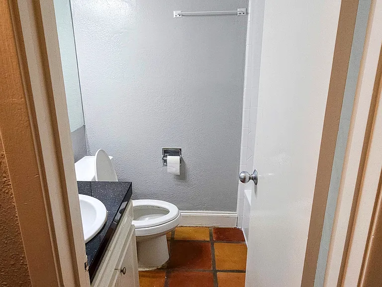 4414 Yupon St #5 — Photo 7