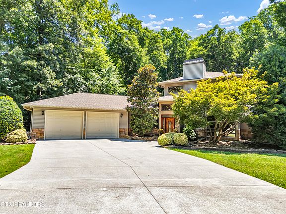 5th image of 346 Fallen Oak Cir