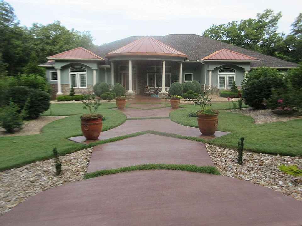 1st image of 65 Pamona Dr