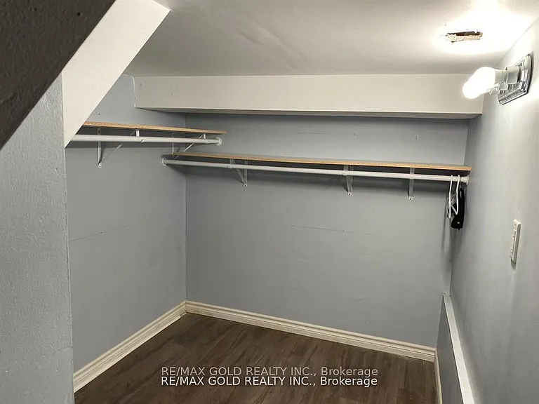 27 Middlecote Dr #BASEMENT — Photo 18