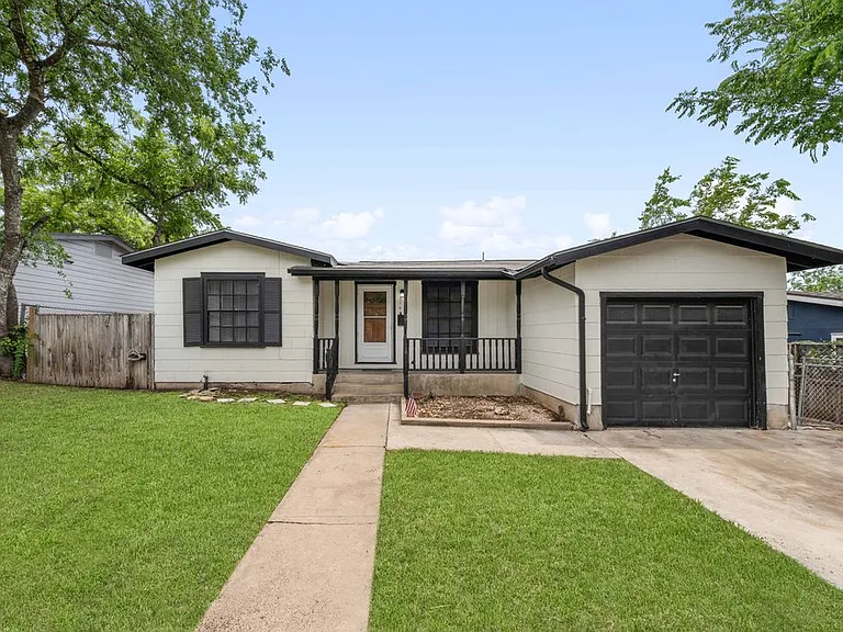 310 Sumner Dr — Photo 1