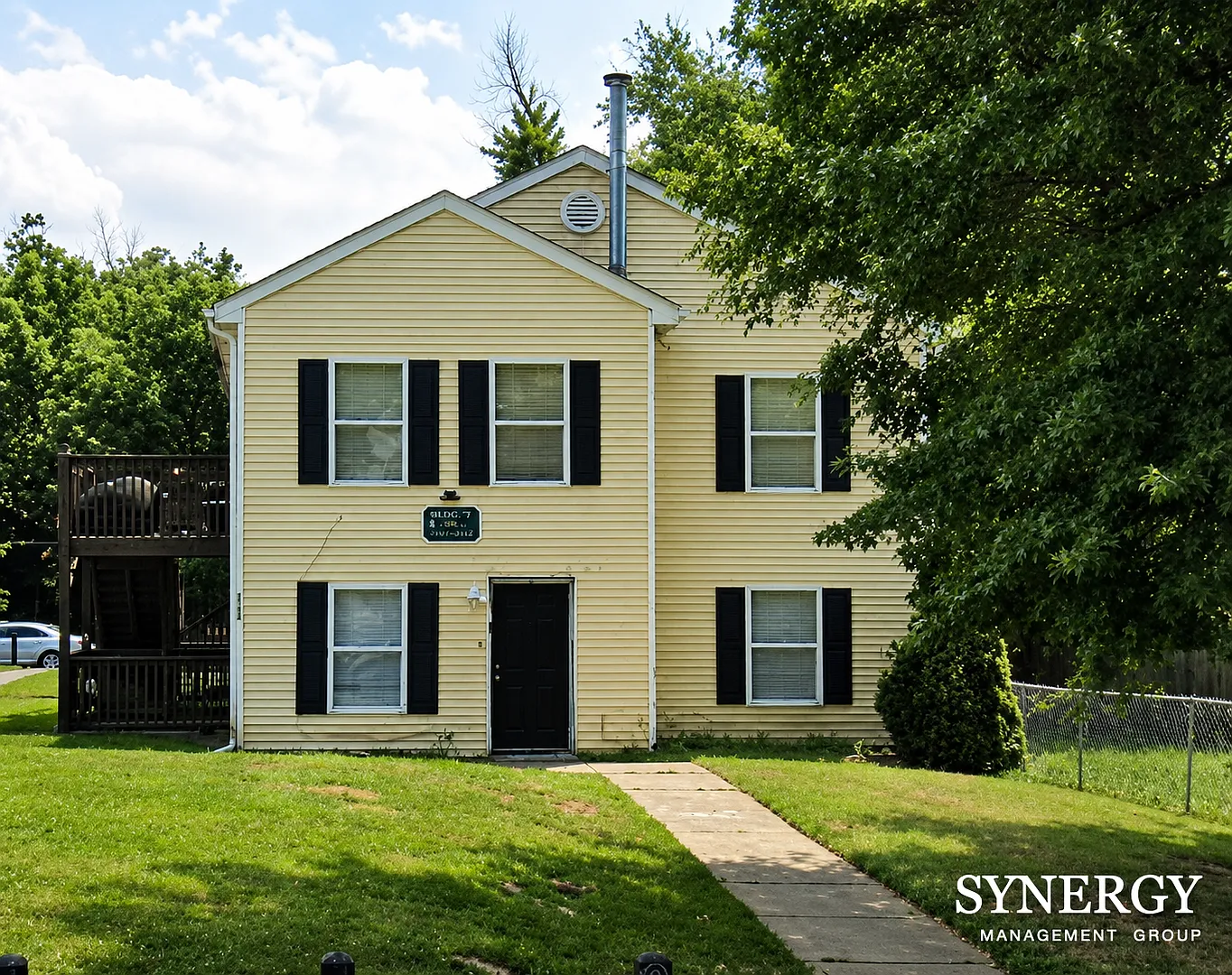 2708 Greenwood Ave — Photo 1