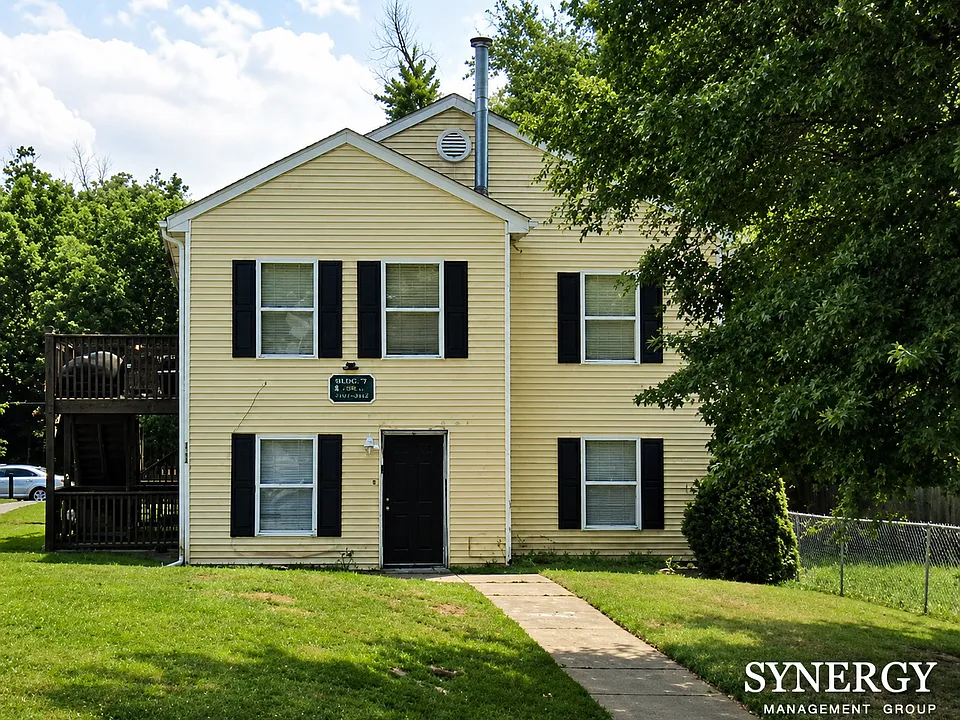 2708 Greenwood Ave