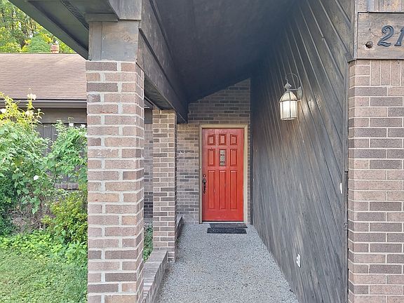 2nd image of 2116 Bridlewood Dr