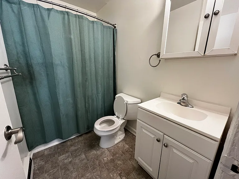 04 - Bathroom