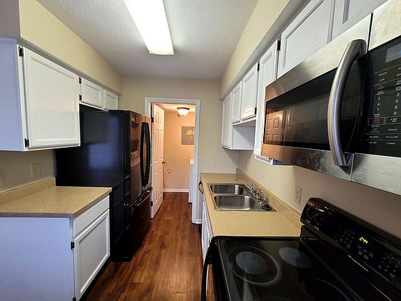 2nd image of 3407 Spanish Villa Dr #1